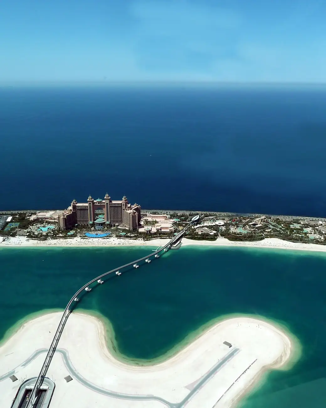 Vista aérea da Palm Jumeirah, a ilha artificial em forma de palmeira