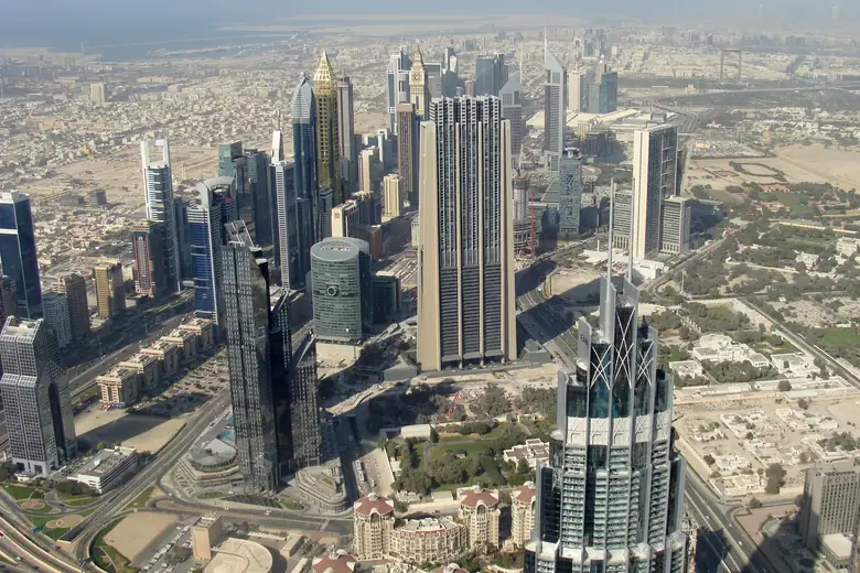 Vista panorâmica de Dubai do observatório do Burj Khalifa