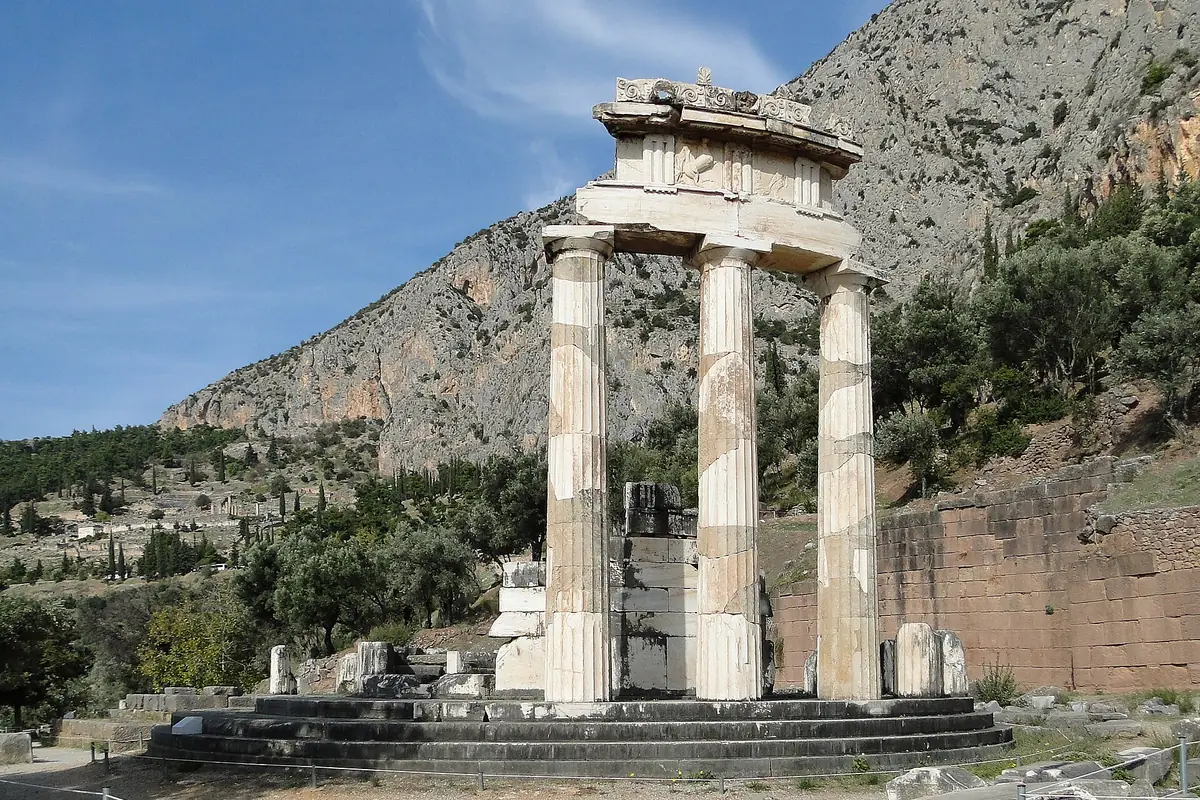 Colunas do tholos de Delfos