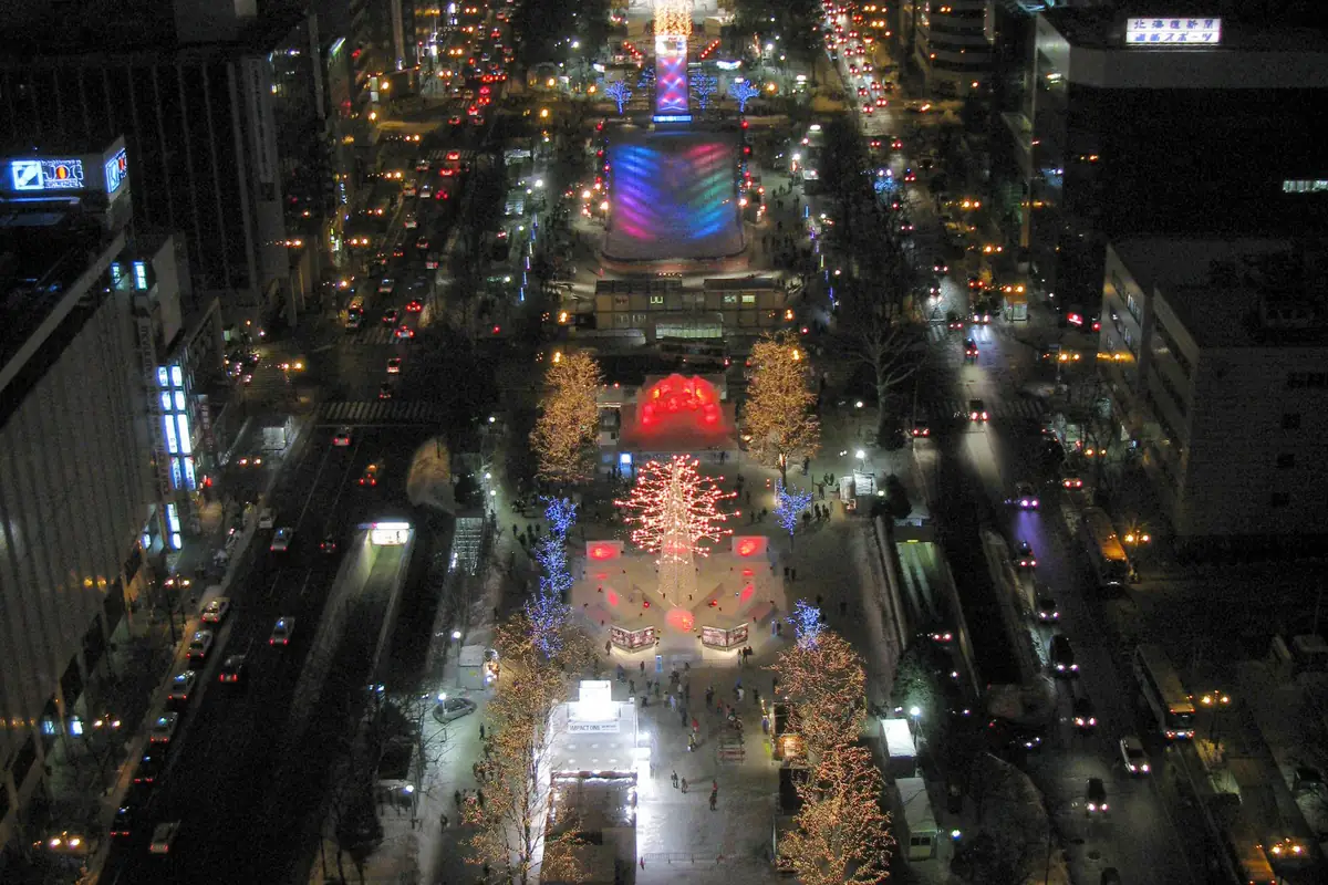 Escultura gigante de neve no festival de Sapporo