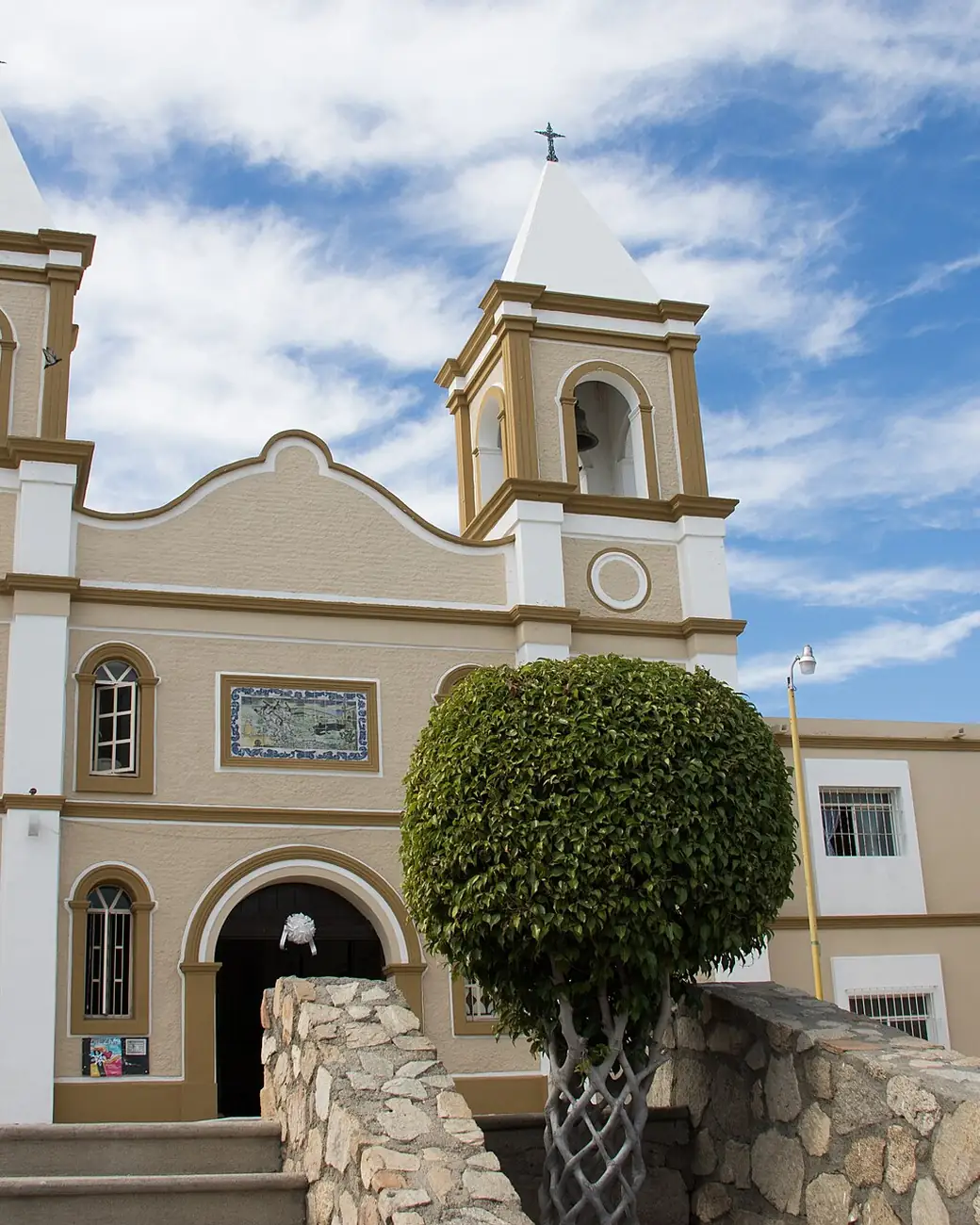 Igreja da missão e praça central de San José del Cabo