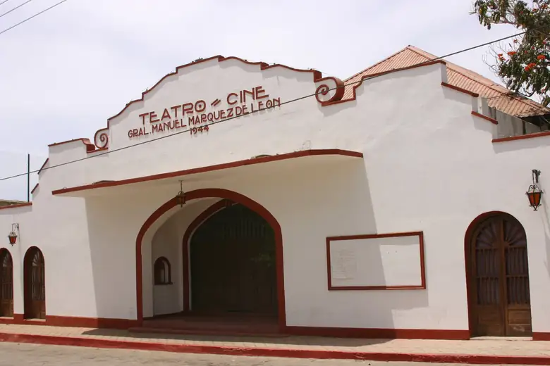 Fachada histórica na vila de Todos Santos, na Baja California Sur