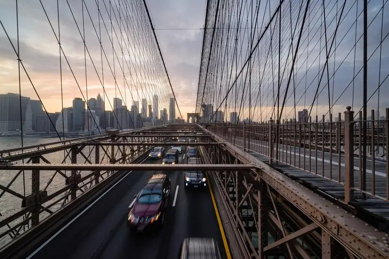 Passeio de pedestres da ponte do Brooklyn, em Nova York