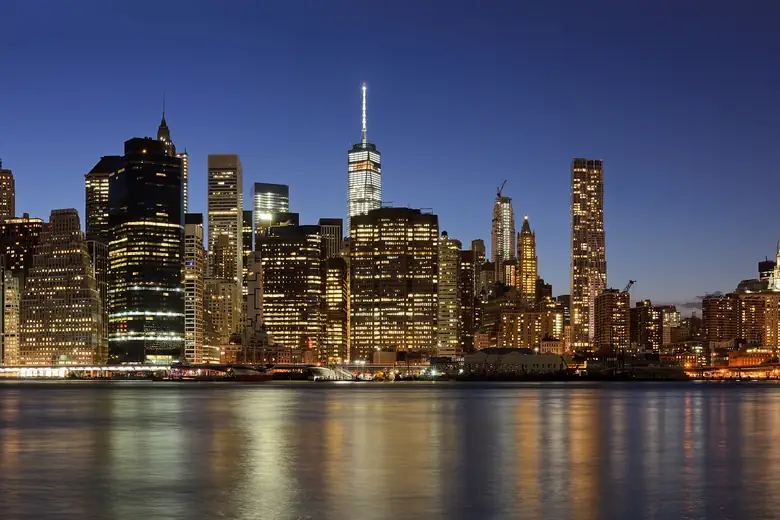 Skyline de Manhattan visto da orla do Brooklyn