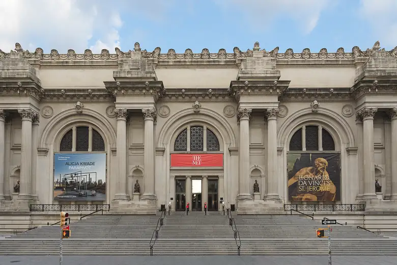 Escadaria e fachada do MET, o Metropolitan Museum of Art