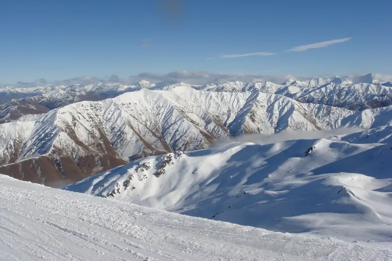 Cordilheira nevada das Remarkables vista das pistas de esqui