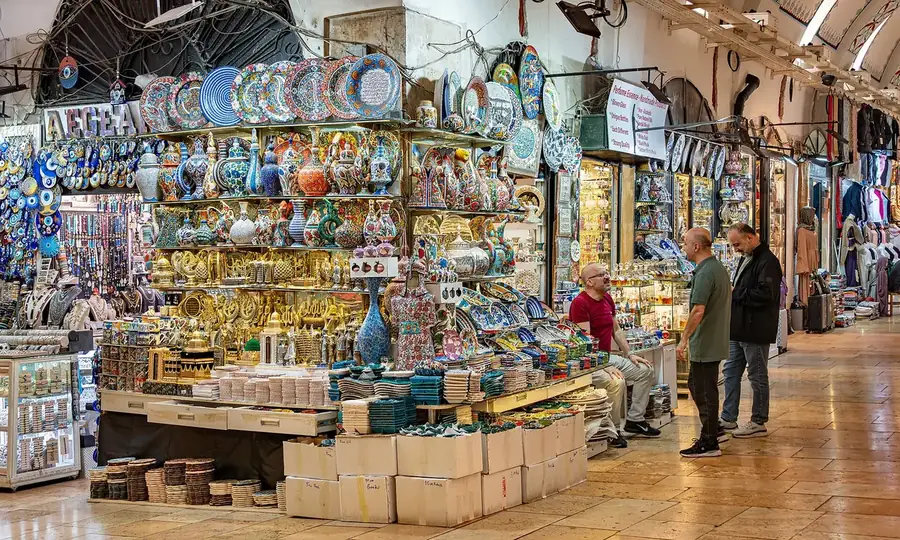 Corredor abobadado do Grand Bazar, em Istambul