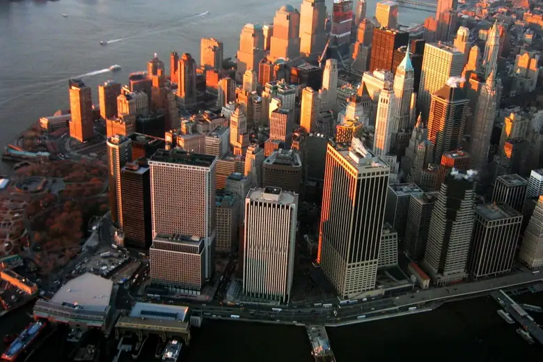 Manhattan ao entardecer vista do helicóptero