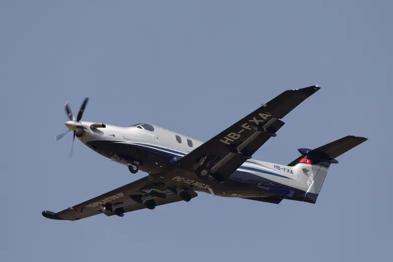 Turboélice executivo Pilatus PC-12 em voo